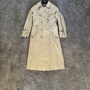 Burberry Classic Chelsea Trenchcoat with button-in lining Size 6L